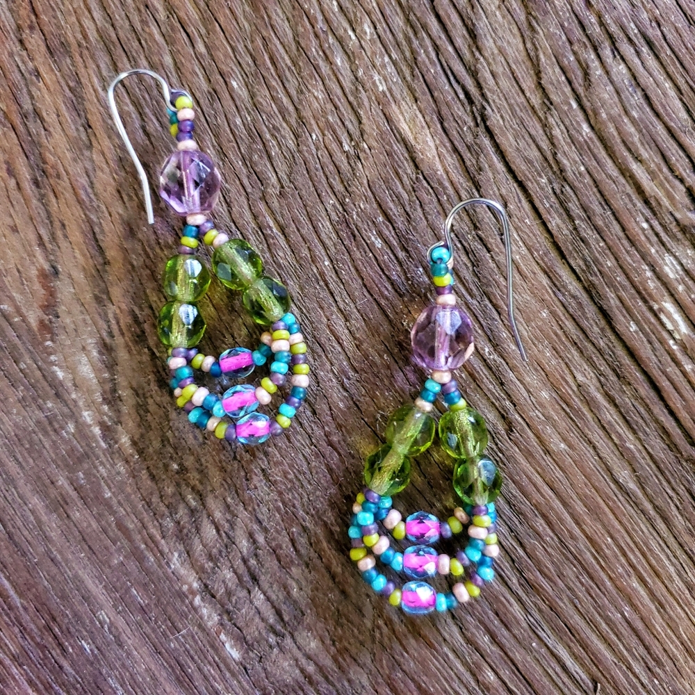 Adelia Peruvian beaded earings - Picture 3 of 6